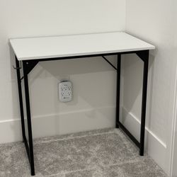 Modern Minimal Desk — Perfect for Small Spaces 💼✨