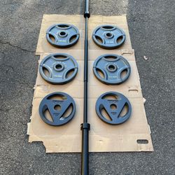 220lb Olympic Weight Set (7’ 30lb bar + 190lbs Of plates) brand New