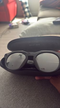 Meta glasses