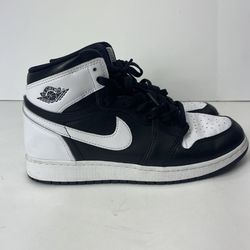 Size 1/Jordan Kids Black and White Sneakers