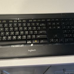 Logitech 82 K830 Illuminated Keyboard And Wireless Mouse- Black