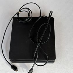 PS4 Slim 