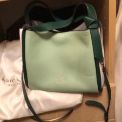 Kate Spade Tri Color https://offerup.com/redirect/?o=VG90ZS5OZXc=