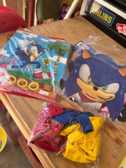 Sonic party decor