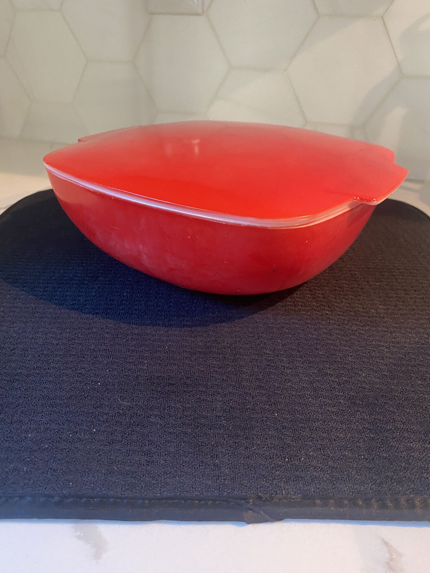 Vintage Pyrex Red Square Bowl 526b 2 1/2 Qt With Lid
