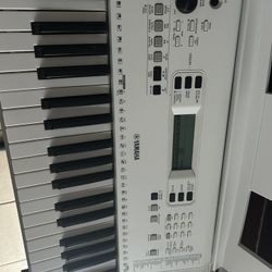 Yamaha Keyboard Piano