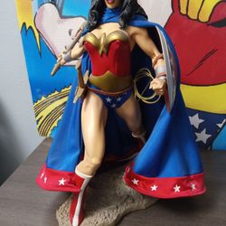 Wonder Woman 1:4 Scale Museum Quality Statue by DC $350 Firm