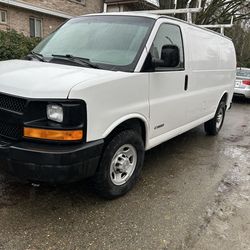 2007 Chevy Express cargo Van 2500 A/C New Tires Racks Shelves Excellent Engine Tranny Construction business Painting Gardening Plumbing Delivery 140K 