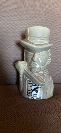 Murderer comic con tiki mug