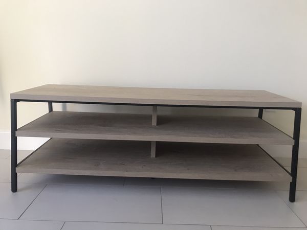 Tv stand, like new!