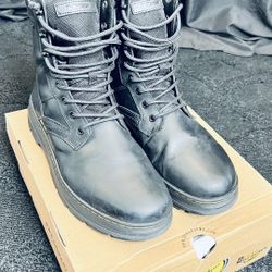 DR. MARTENS BOOTS BRAND NEW