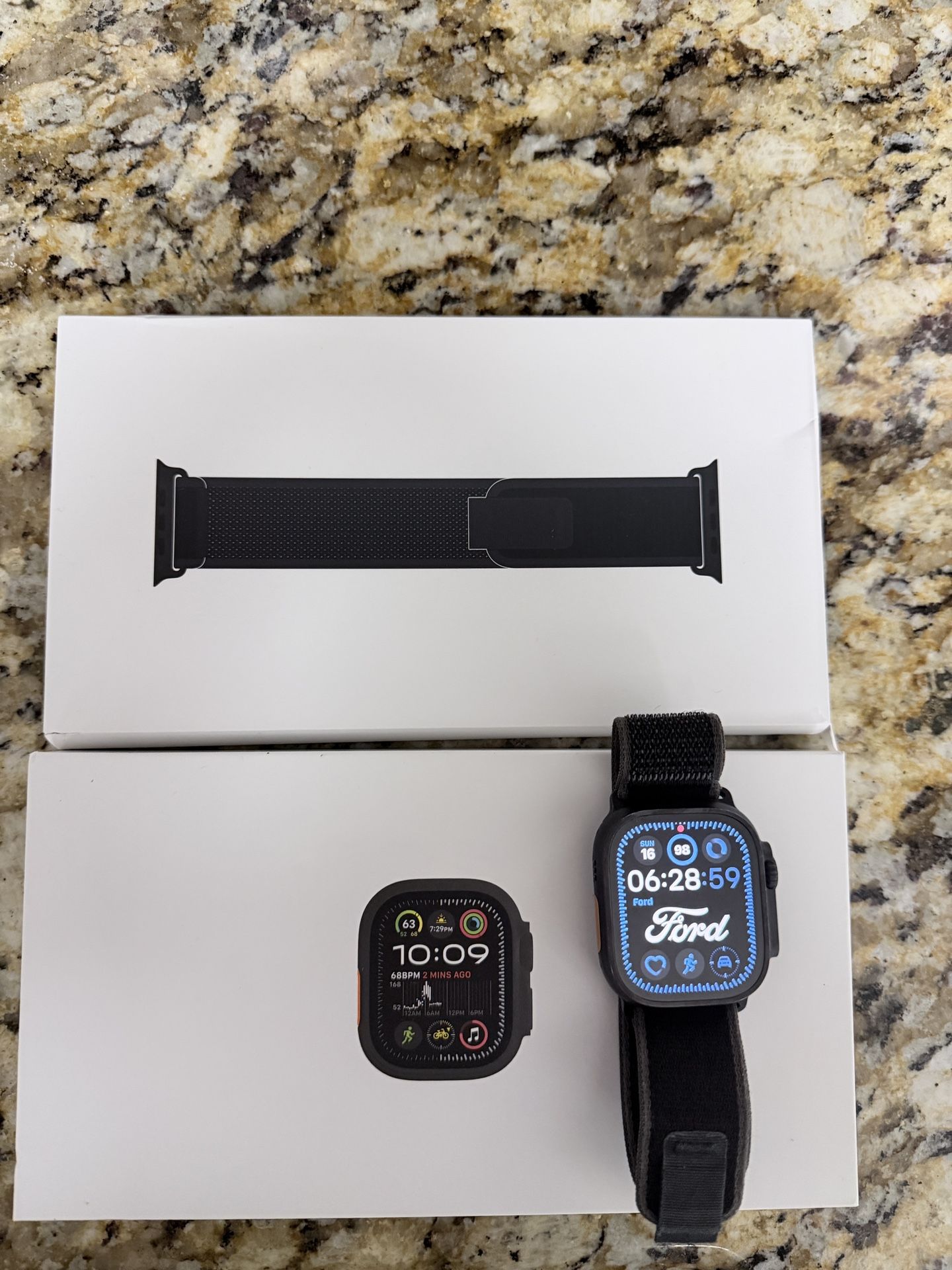 Apple Watch Ultra 2 – Black Titanium – Trail Loop – AppleCare+ until Nov 23, 2026
