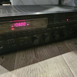 YAMAHA R-7 Stereo Receiver 260 Watts