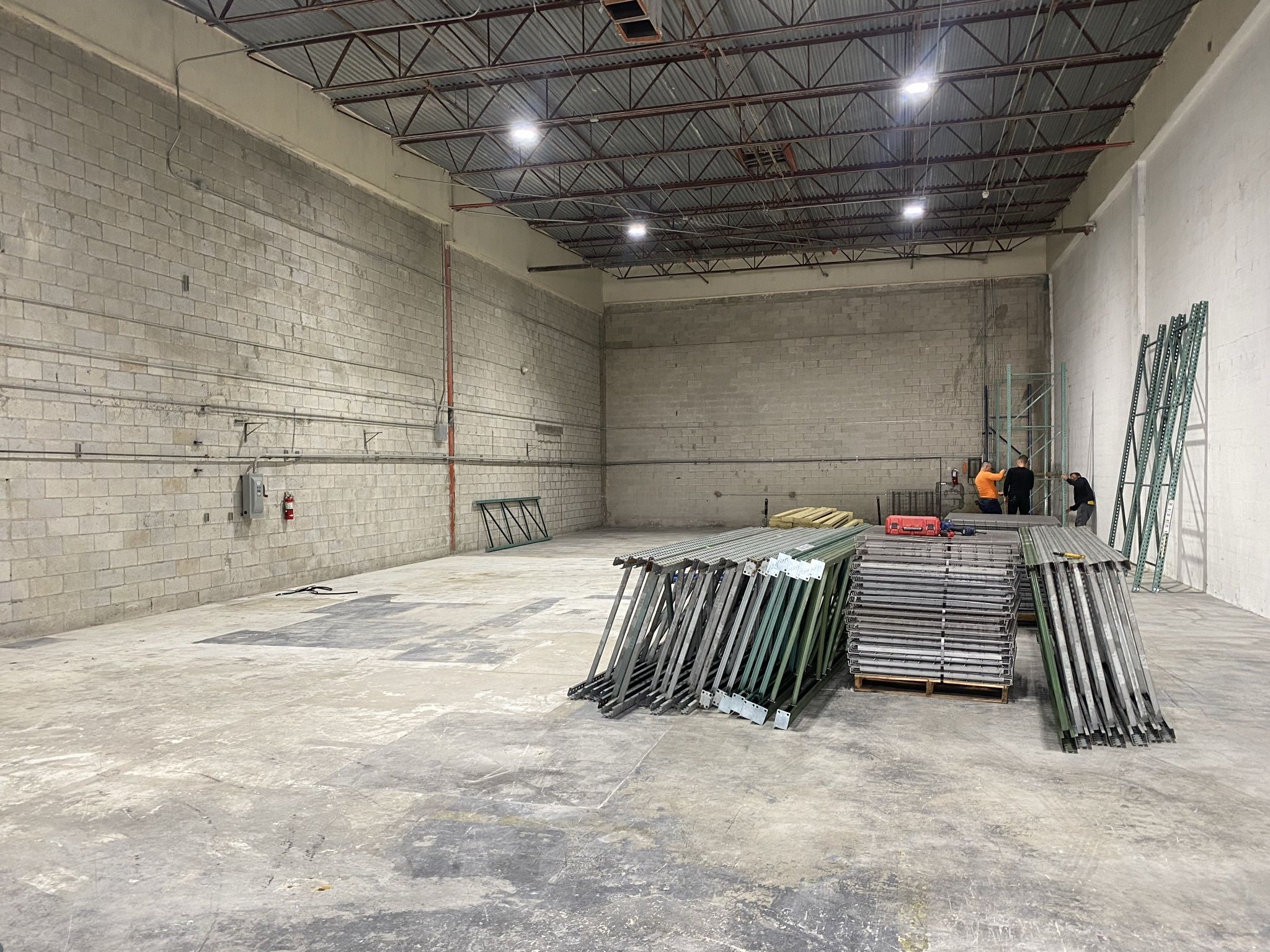PALLET RACKS POSITION NEW AND USED CONDITION