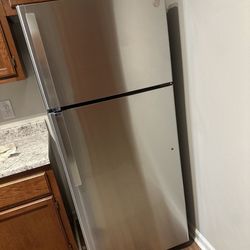GE Refrigerator