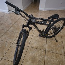 Cannondale Trail 8 Front Suspension Mountain Bike
