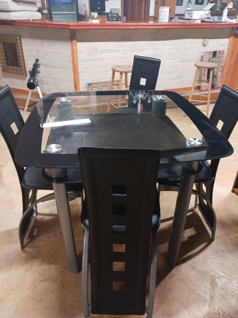 Very Nice Table Chairs Set 4 Chair 200 For All