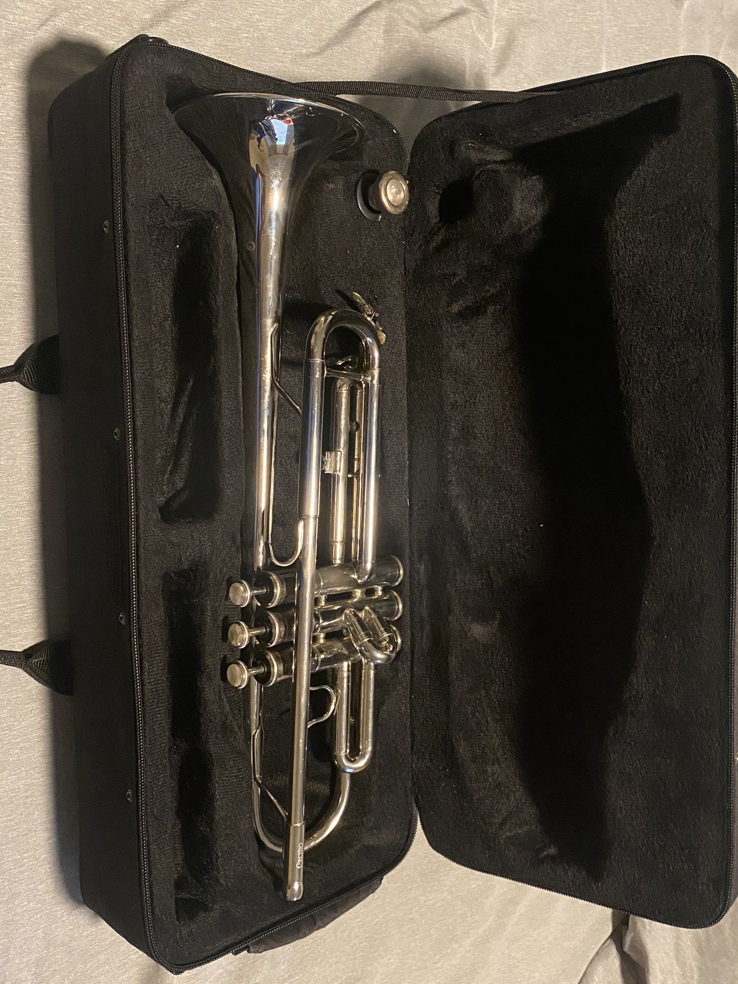 mendini cecilio Silver Trumpet (COMES WITH CASE)