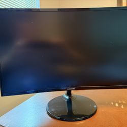 Samsung Curved 27in Monitor - CF390