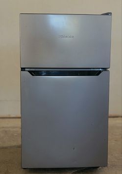 Hisense Mini Refrigerator