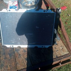 Aluminum Radiator Goes In A 1992 Ford Pickup Truck Brand New