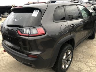 2019 Jeep Cherokee for parts