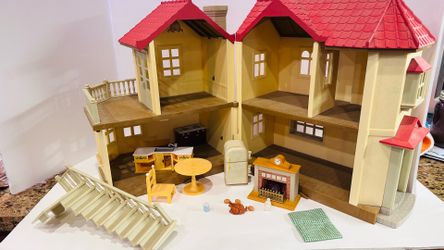 Calico Critters Red Roof Country Home w/ some Accessories Lights Works
