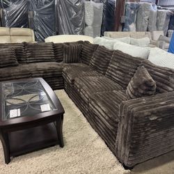 L Shape Sectional. 🚚WE DELIVER🚚