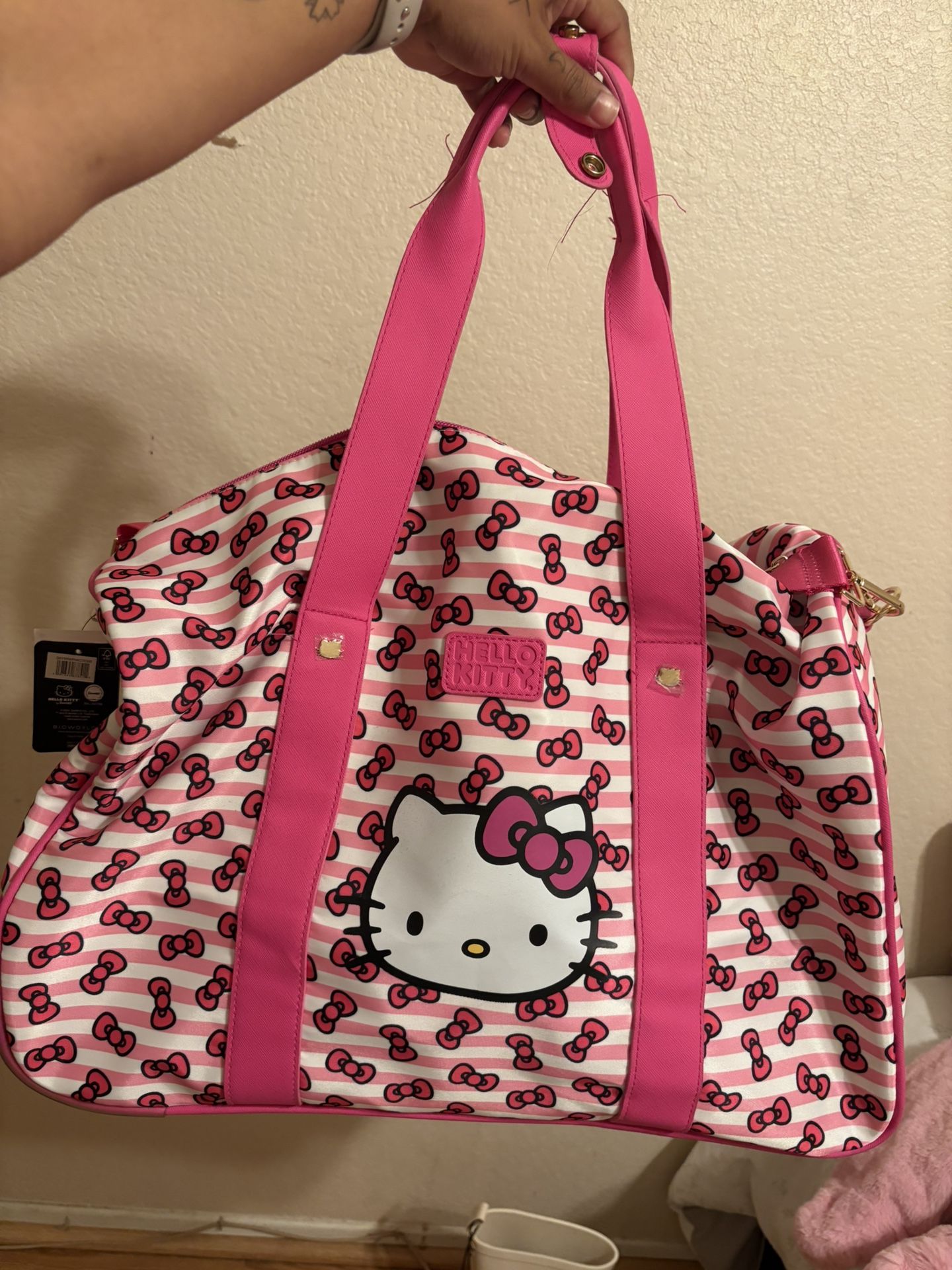 New Hello Kitty Travel Bag With Wheels
