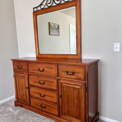 Solid Wood Vanity Dresser with Mirror 