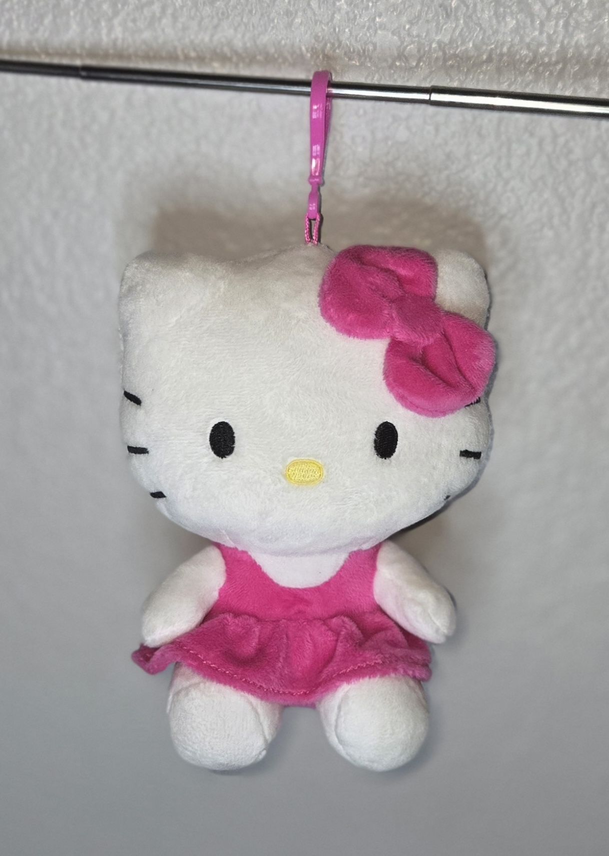 Hello Kitty Keychain/zipper