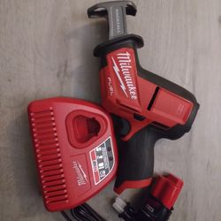 Milwaukee M12