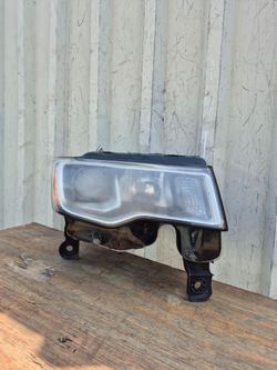 2017 2018 2019 2020 2021 JEEP Grand Cherokee Headlight Headlamp HALOGEN Right Passenger Side ORIGINAL USED