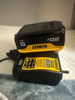 DeWalt 20V Max 5Ah Battery and DCB107 Charger