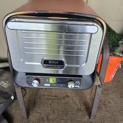 Ninja Woodfire Pizza Oven, 8-in-1 outdoor oven