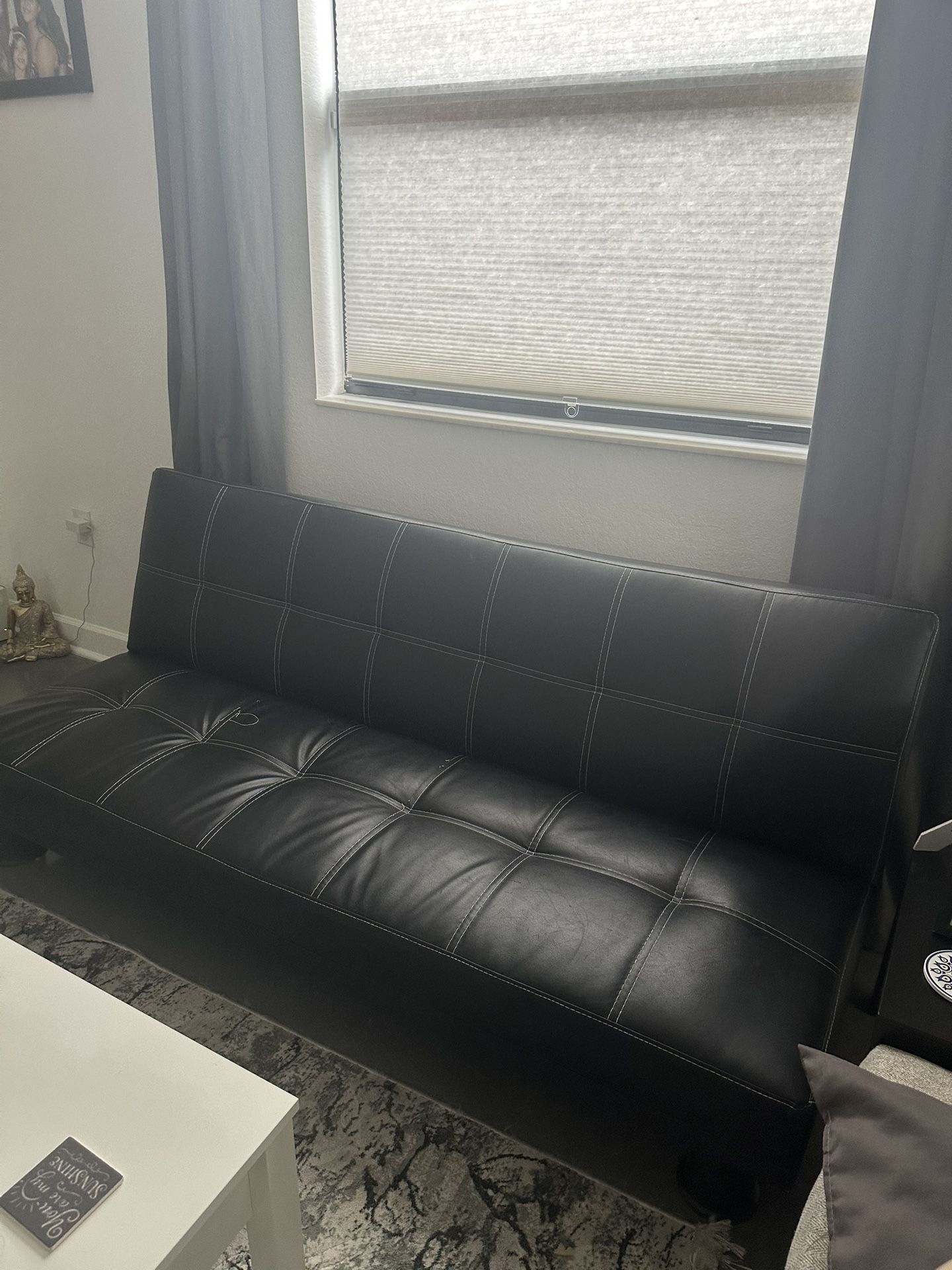 Black Futon