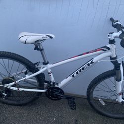 🚲 2013 Trek MT 240 Mountain Bike 🚲