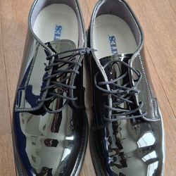 Bates Dress Shoes  9 1/2 D