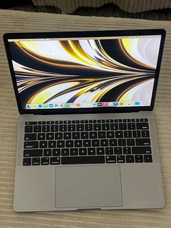 MacBook Pro 13 inch space gray