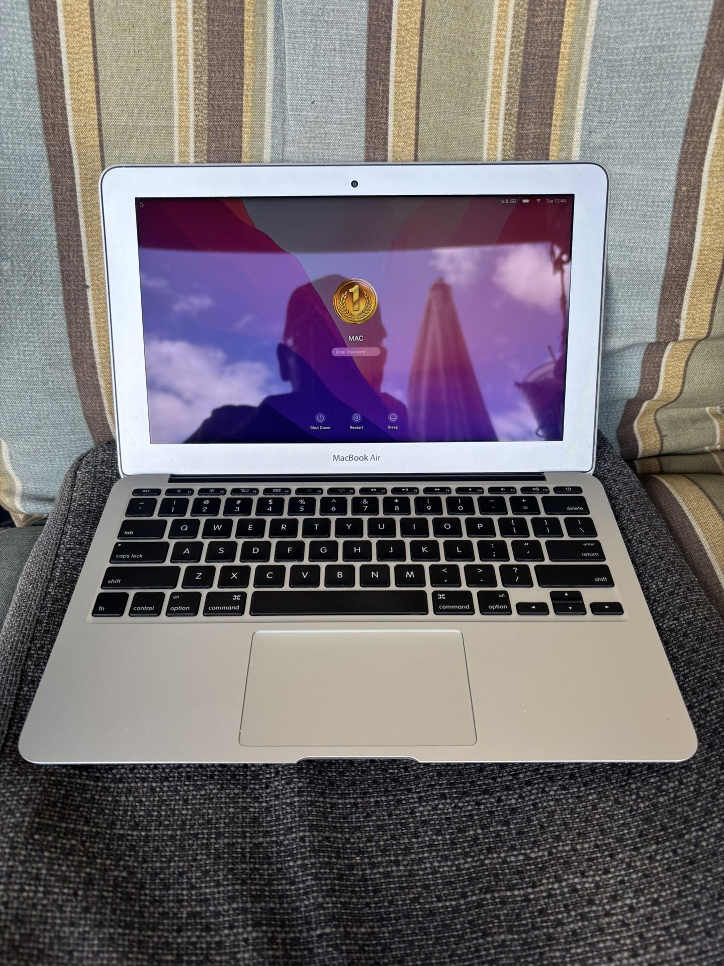 MACBOOK AIR 11 INCH i7 PROCESSOR -2015