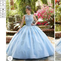 Quinceañera Or Sweet Sixteen Dress. Light Blue With Silver Accents. Small Size.  