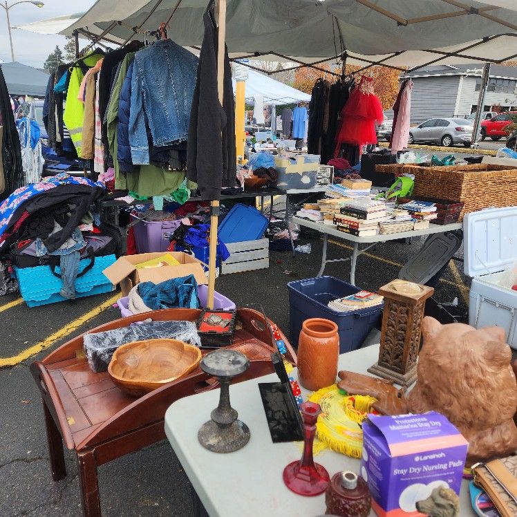 Huge Sale Vontage Antiques One Day Only 12/1