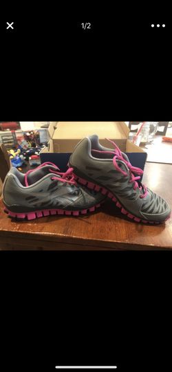 Brand new size 5 Reebok