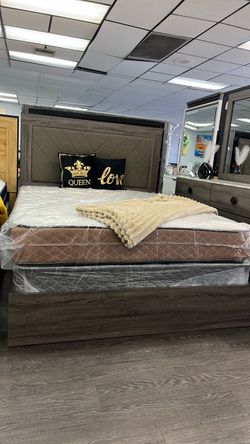 Bedroom set Queen 4 pc súper especial $799 😍