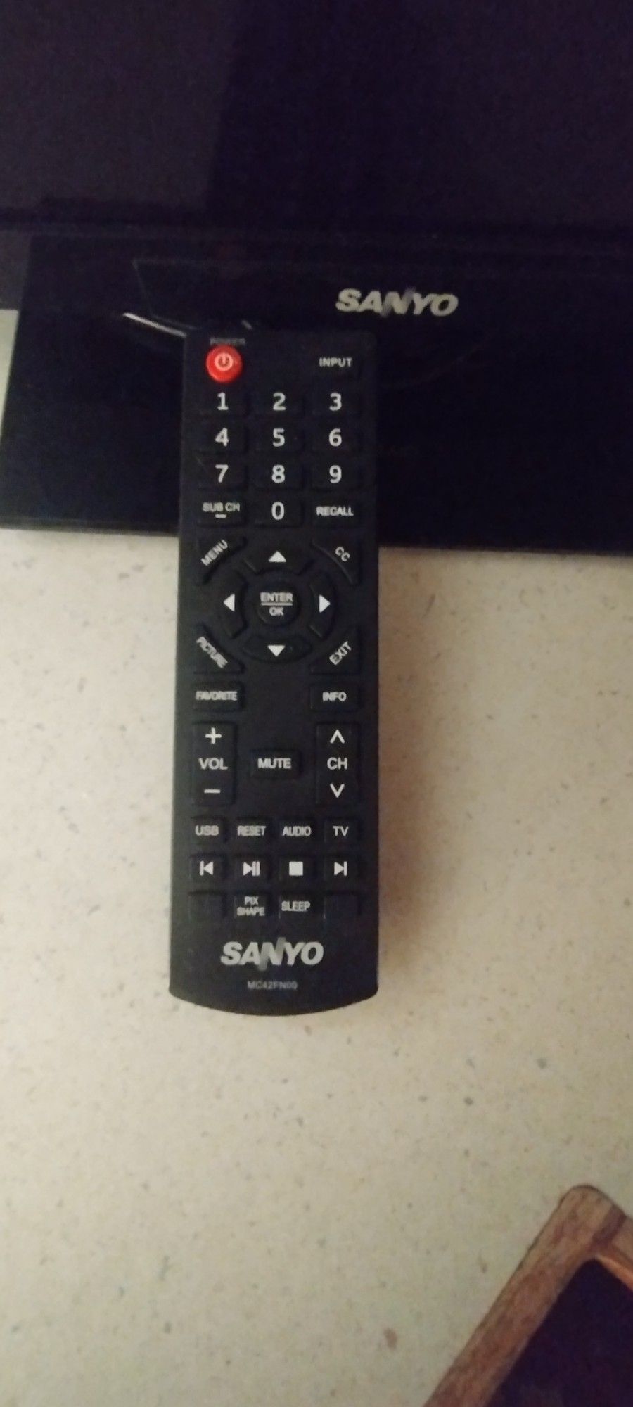 SANYO 24-IN TV (NOT A SMART TV)