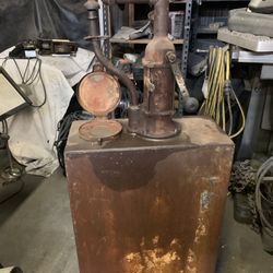 Pompa De Aseite Antigua Todo Le Trabaja Bien Bonita Patina