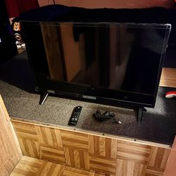 Insignia TV 32” HDTV (No Box)