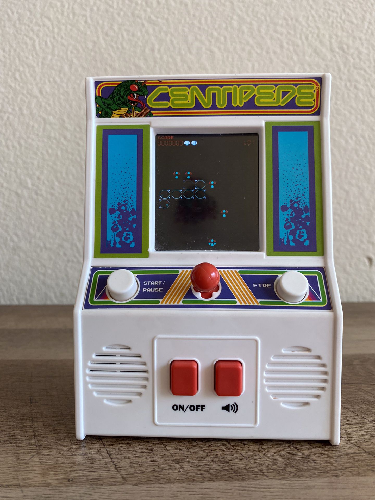 Vintage 1981 Atari Interactive, Inc. Centipide Handheld Arcade