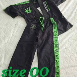 ATA KARATE SIZE 00 LIKE NEW