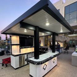 ***BBQ ISLAND FLOOR MODEL SALE ****